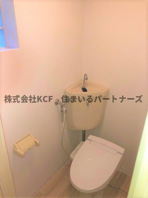 エトランゼ宮本3のトイレ|落ち着いた色調のトイレです