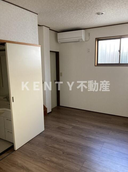 【内装】 | 西大井戸建 | 内装は落ち着いています