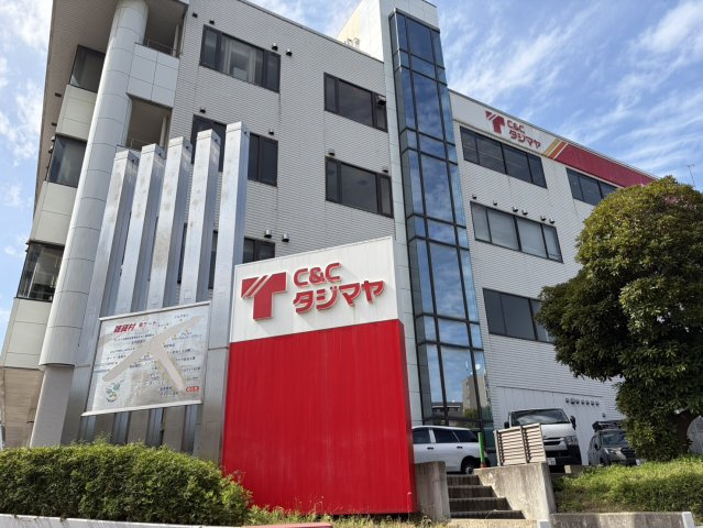 タジマヤ臨海町ビルのエントランス