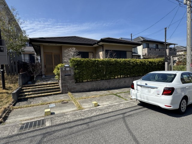 阪南市桃の木台６丁目　中古戸建の駐車場