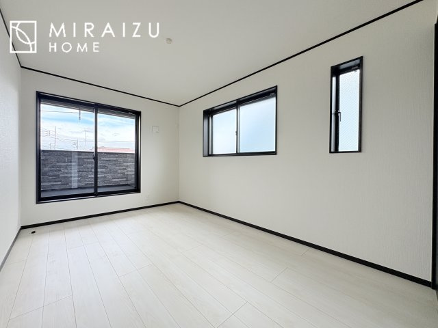 【収納】 | 日当たりの良いお家は嬉しいですよね。それぞれ価値観が分かれる箇所です、実際に内覧して日当たりの心地よさをご体感下さいね♪