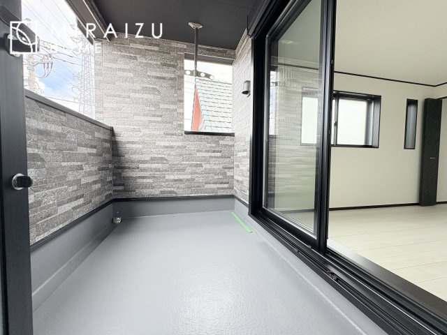 【バルコニー】 | 暮らしやすさを考えたプランで快適な現地ロケーションを実現。安らぎに満たされる、ゆとりのある日々を過ごせます♪