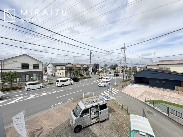 【前面道路含む現地写真】 | 日当たりの良いお家は嬉しいですよね。それぞれ価値観が分かれる箇所です、実際に内覧して日当たりの心地よさをご体感下さいね♪