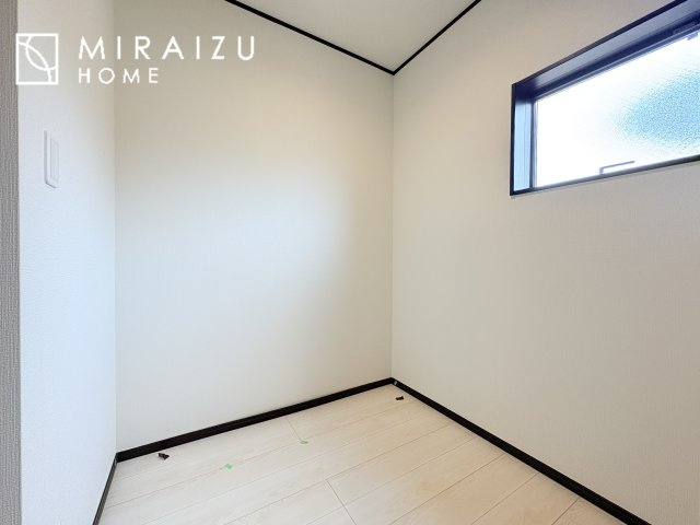【洋室】 | 建物完成につき、実際のお部屋をごゆっくりご見学いただけます。お休みの日にご家族で見学はいかがでしょう。
