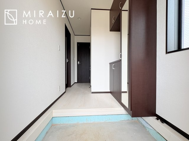 【玄関】 | 建物完成につき、実際のお部屋をごゆっくりご見学いただけます。お休みの日にご家族で見学はいかがでしょう。