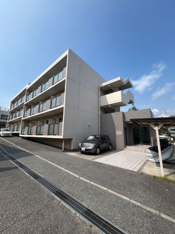 フルール須磨の駐車場