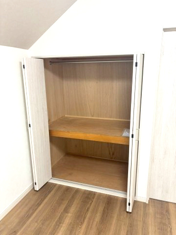 田中町4丁目の収納|ハンガーパイプが標準装備の機能的な収納は、大切なお洋服をきれいな状態で収納できます！
