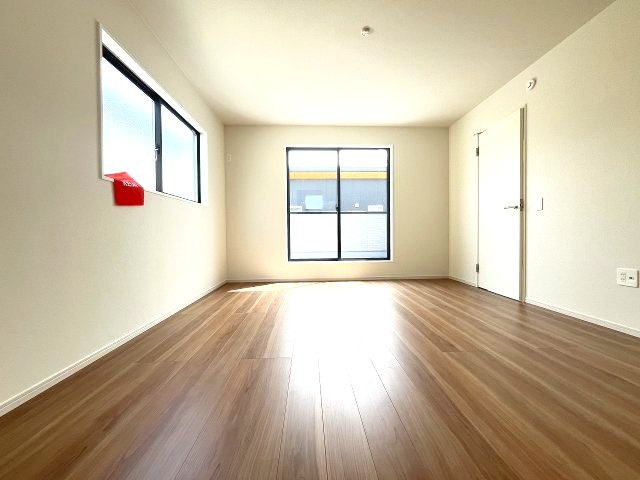 【寝室】 | 糟屋郡久山町猪野4期　1号棟（全2棟）【仲介手数料無料・0円】 | 現地写真。2階主寝室です。