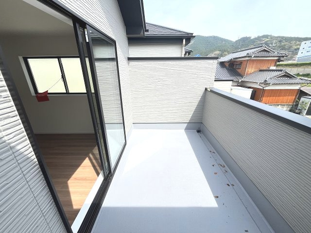 【バルコニー】 | 糟屋郡久山町猪野4期　1号棟（全2棟）【仲介手数料無料・0円】 | 現地写真。