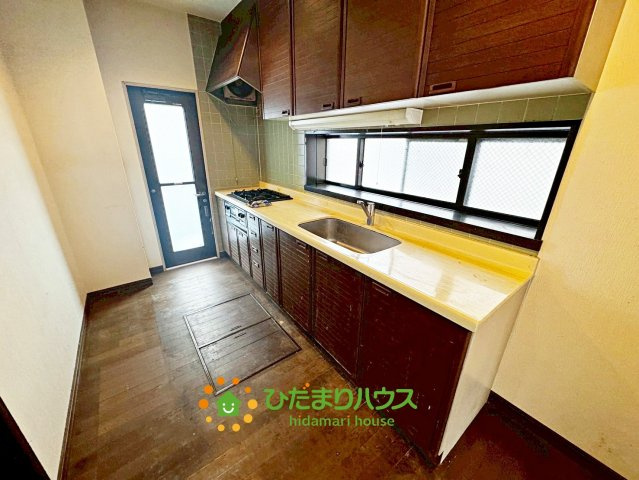 杉戸町杉戸　中古一戸建てのキッチン|毎日のお料理も楽になる広々としたキッチンです。