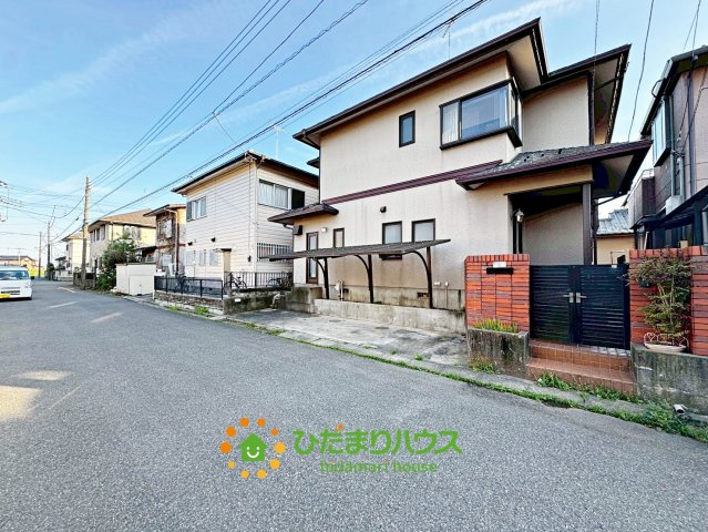 杉戸町杉戸　中古一戸建ての前面道路含む現地写真|6m道路で駐車も楽々です。