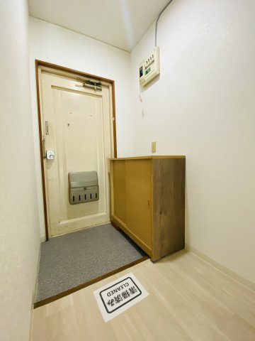 髙橋ハイツの玄関