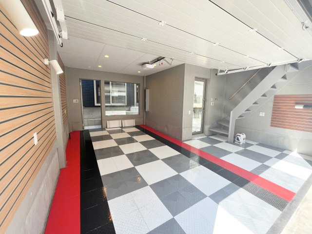 けやき台2丁目中古戸建の駐車場|ガレージ内はプライベートな空間！大切なお車を守ります♪