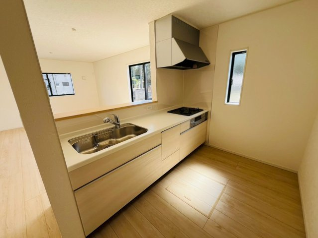 【Cradle Garden】　古河市尾崎　第１　全1邸のキッチン|〇キッチン〇
収納豊富なキッチン♪大容量スライド収納と床下収納完備で食器や保存食などを保管しておくことができます（＾＾）
2026年4月撮影