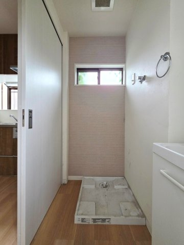 【設備】 | 東元町一丁目戸建て | 洗濯機置場