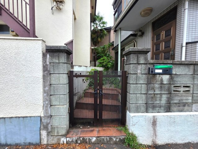 【エントランス】 | 東元町一丁目戸建て