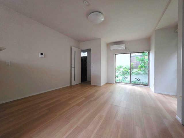 【居間・リビング】 | 東元町一丁目戸建て