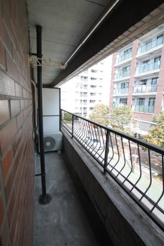 【バルコニー】