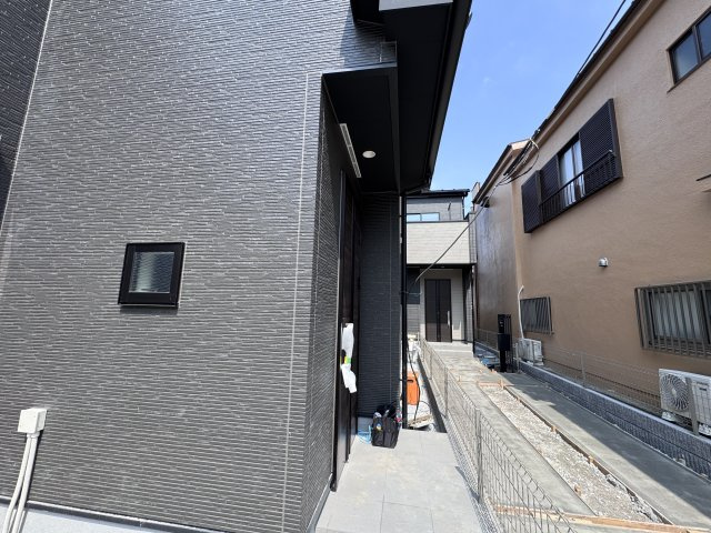 松戸市小山新築戸建【南部小学校：5分】のエントランス|エントランス・玄関ポーチ