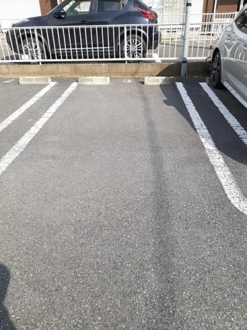 ロックガーデン森Ｂの駐車場