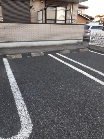 ベル・オトンヌの駐車場