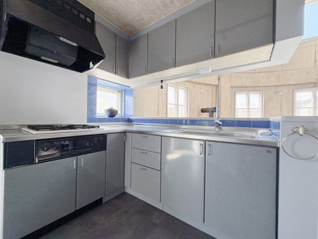 【中古戸建】伊勢崎市八斗島町のキッチン|■キッチン｜キッチンで家事をしていても部屋全体が見渡せる安心設計です（＾＾）☆