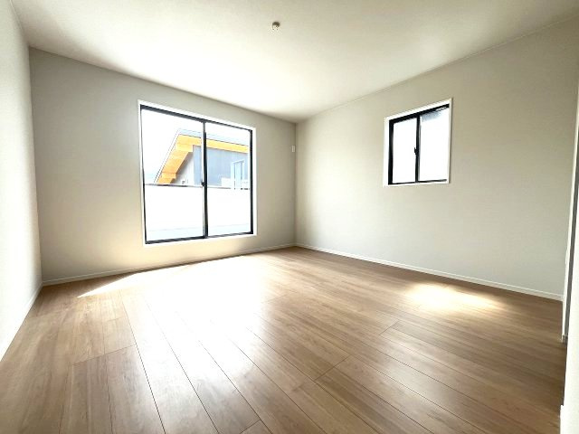 【寝室】 | 糟屋郡久山町猪野4期　2号棟（全2棟）【仲介手数料無料・0円】 | 現地写真。2階主寝室です。