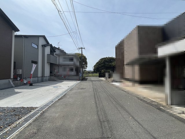 【その他】 | 糟屋郡久山町猪野4期　2号棟（全2棟）【仲介手数料無料・0円】 | 現地写真。前面道路です。
