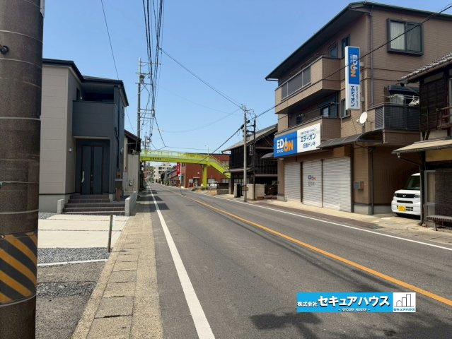 【今からご案内可能】知多市岡田開戸　全4棟の前面道路含む現地写真|事前予約にて現地ご見学いただけます！お気軽にお問い合わせください♪
■株式会社　セキュアハウス■
住宅ローンに強く、知識、経験豊富なスタッフ在籍
お客様に寄り添い、ご成約後もサポート致します。