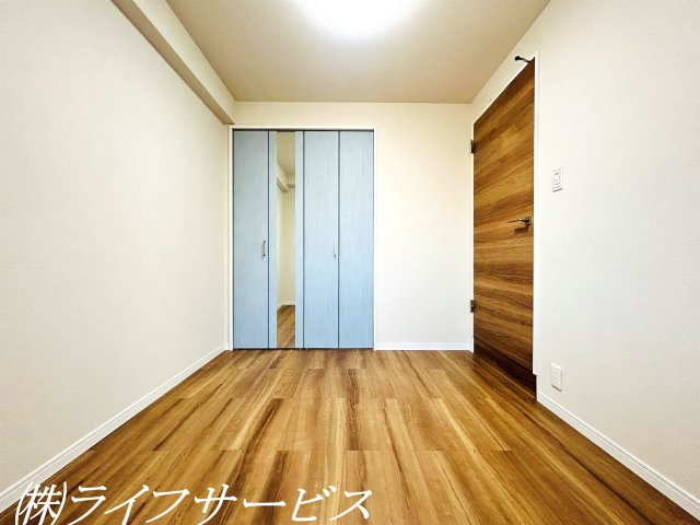 【洋室】 | ファミールハイツ北大阪１号棟 | 玄関側洋室4.5帖／クローゼット有