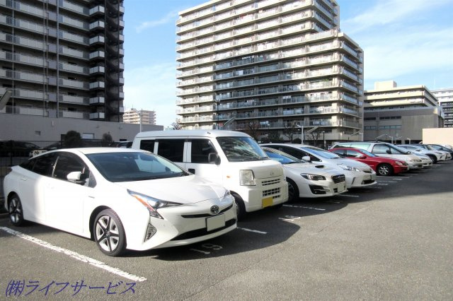 【駐車場】 | ファミールハイツ北大阪１号棟 | 敷地内駐車場