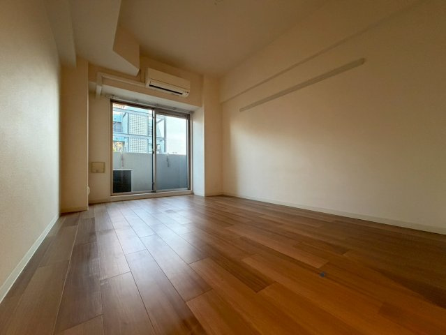 プレサンス江戸堀の洋室