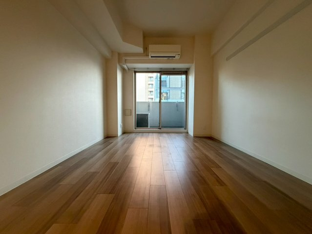 プレサンス江戸堀の洋室