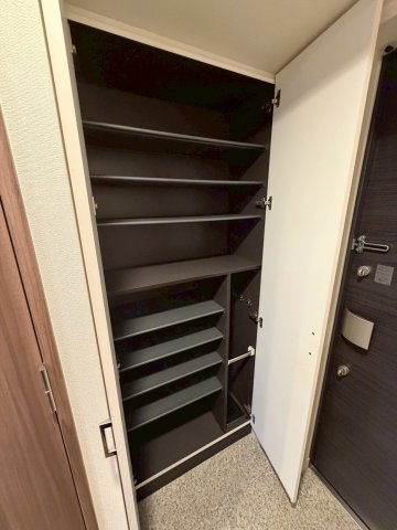 プレサンス江戸堀の収納