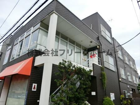 シャトル塚の外観
