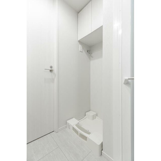 【設備】 | アンパサンド北新宿 | 室内洗濯機置き場。