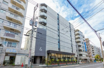 【外観】 | アンパサンド北新宿 | 鉄筋コンクリート造のがっちりとした建物。