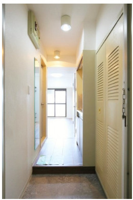 エヴェナール方南町の玄関