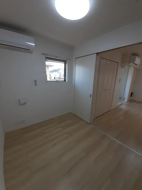 ロジュマン堀之内の洋室
