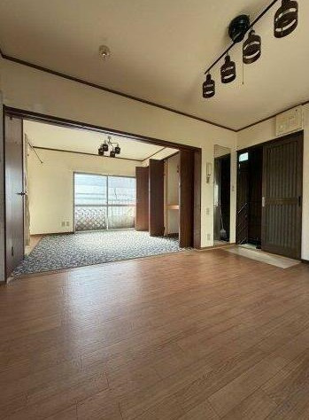 城内通3丁目貸家の居間・リビング