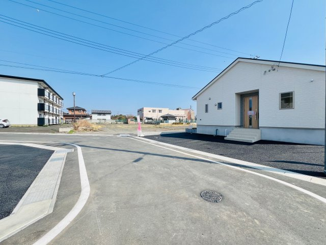 前橋市北代田町の前面道路含む現地写真|閑静な住宅地♪