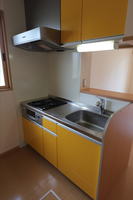 リーベA棟のキッチン|使い勝手の良いカウンターキッチンです♪