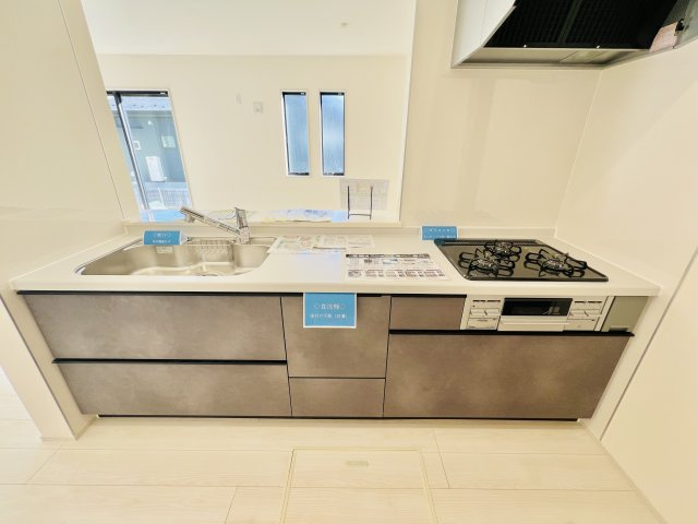 前橋関根町のキッチン|収納も充実のキッチンは、スッキリと片付きます♪