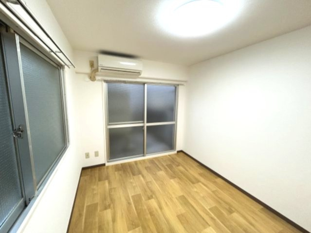 ビシック西進の居間・リビング