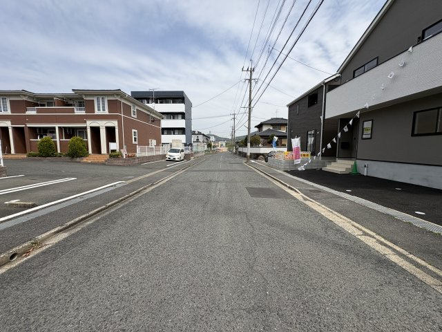 CRADLE GARDEN　若松区二島第4の前面道路含む現地写真|道路幅員約8.97メートル