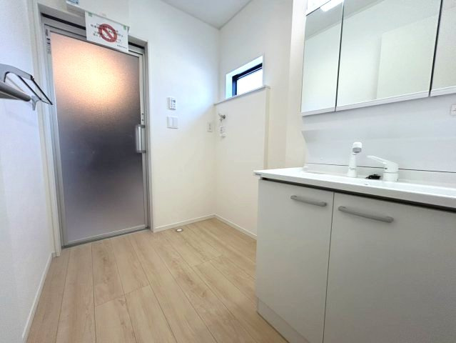 長野市差出南２丁目の新築一戸建の脱衣所