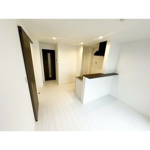 藤沢市辻堂元町４丁目のアパートの居間・リビング