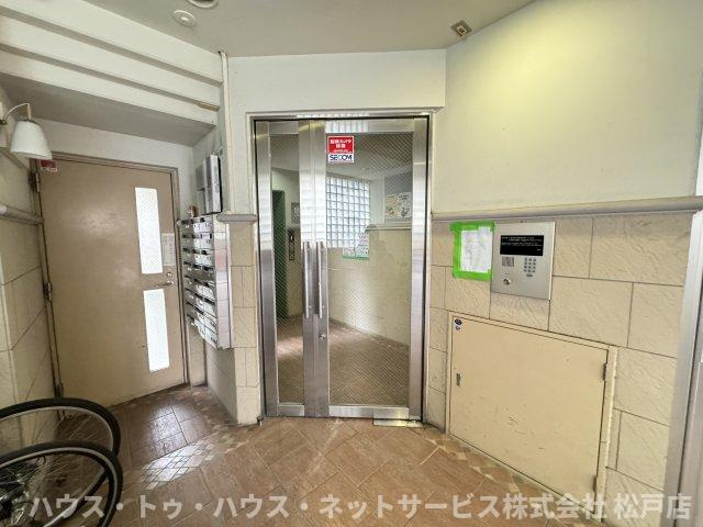 T.Y.ビルのエントランス