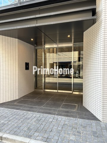 クローバー神田紺屋町のエントランス