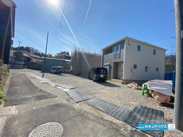 【同施工物件ご案内可能】知多市岡田開戸　全4棟の前面道路含む現地写真|事前予約にて現地ご見学いただけます！お気軽にお問い合わせください♪
■株式会社　セキュアハウス　豊明支店■
住宅ローンに強く、知識、経験豊富なスタッフ在籍
お客様に寄り添い、ご成約後もサポート致します